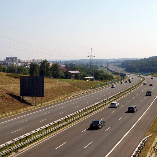 Elektroniczny pobór opłat rozwiązałby problem zatorów przed autostradowymi bramkami