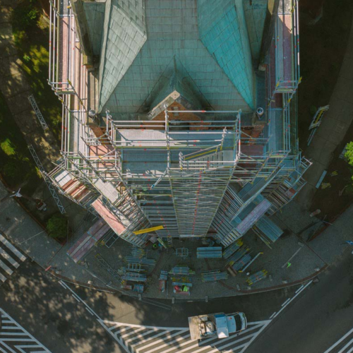 Dlaczego ogrodzenia budowlane są kluczowe dla ochrony inwestycji?