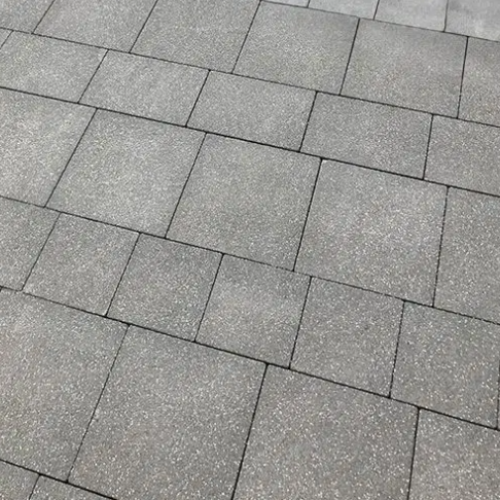 Z czego wynika trwałość dobrej kostki brukowej? O jakości betonu w praktyce